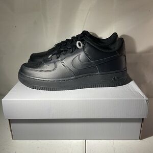 Nike Air Force 1 LE Black/Black FV5951 001 Big Kid’s size 4.5 new